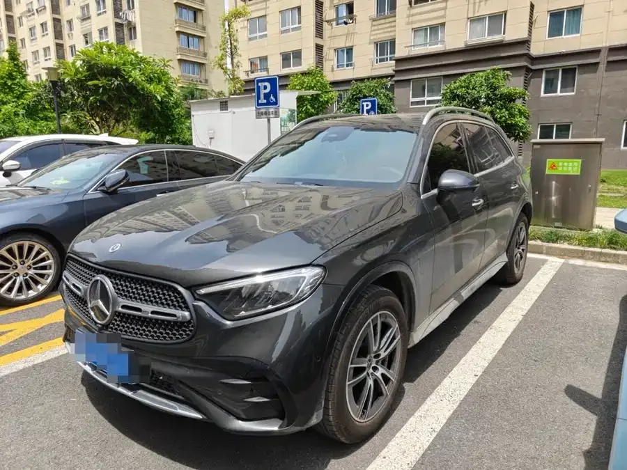 Mercedes-Benz GLC-Class 2025