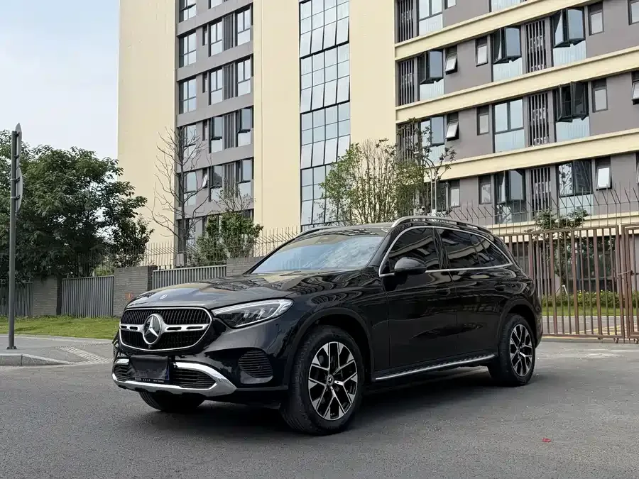 Mercedes-Benz GLC-Class 2025