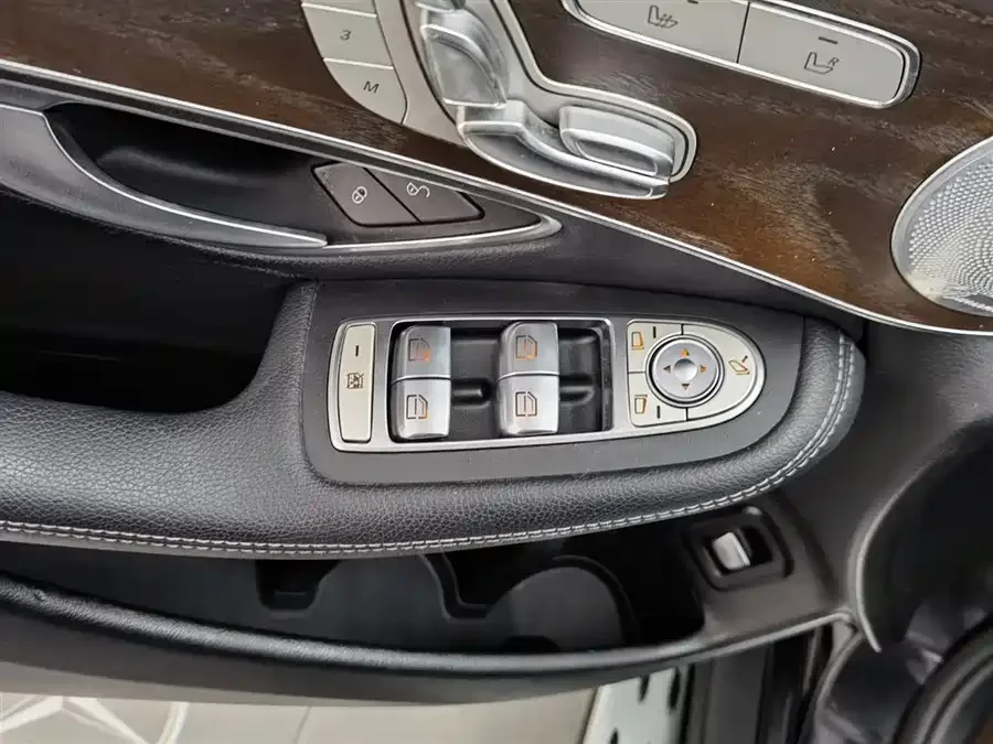 Mercedes-Benz GLC-Class Mercedes-Benz GLC 2022 GLC 260 L 4MATIC Luxury Edition 2022 — миниатюра 3