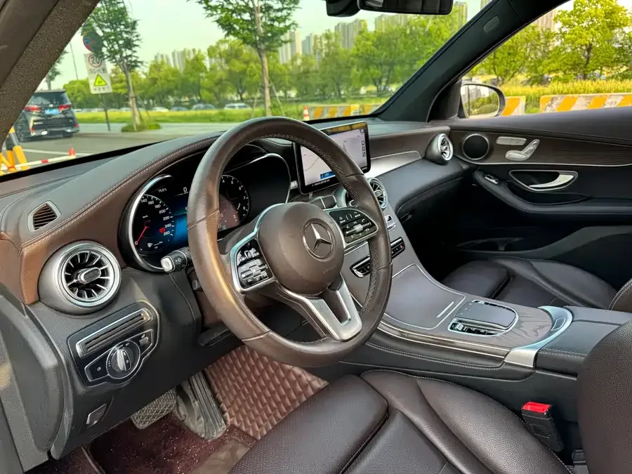 Mercedes-Benz GLC-Class Mercedes-Benz GLC 2021 GLC 260 L 4MATIC Dynamic 2022 — миниатюра 3