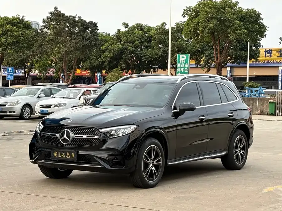 Mercedes-Benz GLC-Class 2025