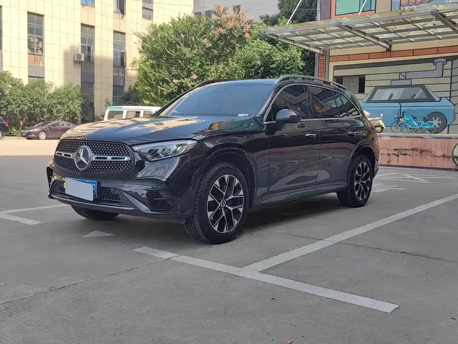 Mercedes-Benz GLC-Class 2023