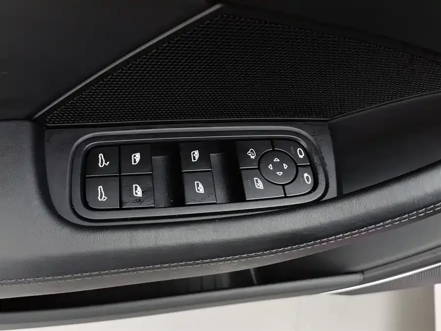 Porsche Panamera Panamera 2023 facelift Panamera 2.9T Platinum Edition 2023 — миниатюра 3