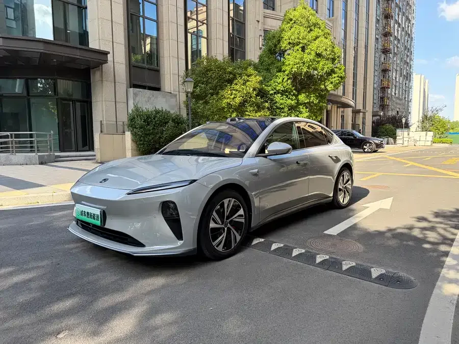NIO ET5 2022
