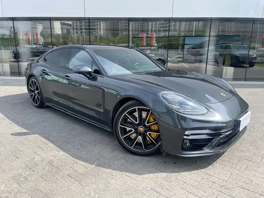 Porsche Panamera 2023