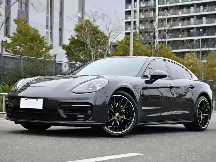 Porsche Panamera 2023