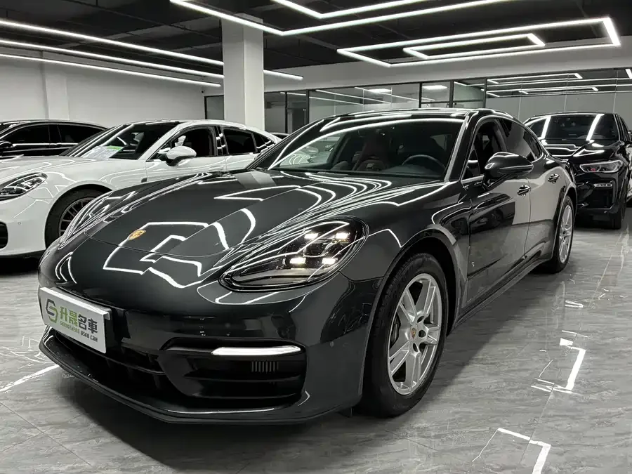 Porsche Panamera 2022