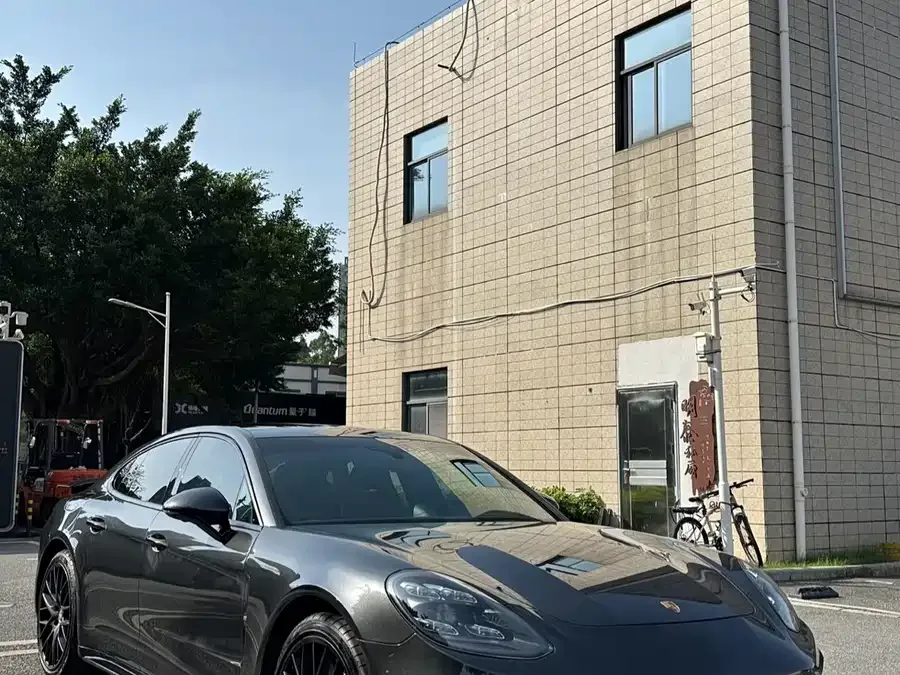 Porsche Panamera 2022