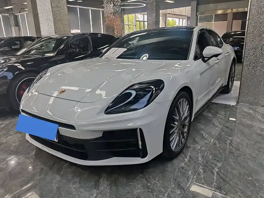 Porsche Panamera 2025
