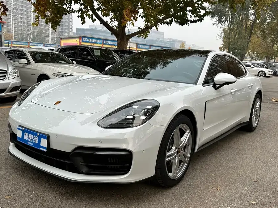 Porsche Panamera 2023