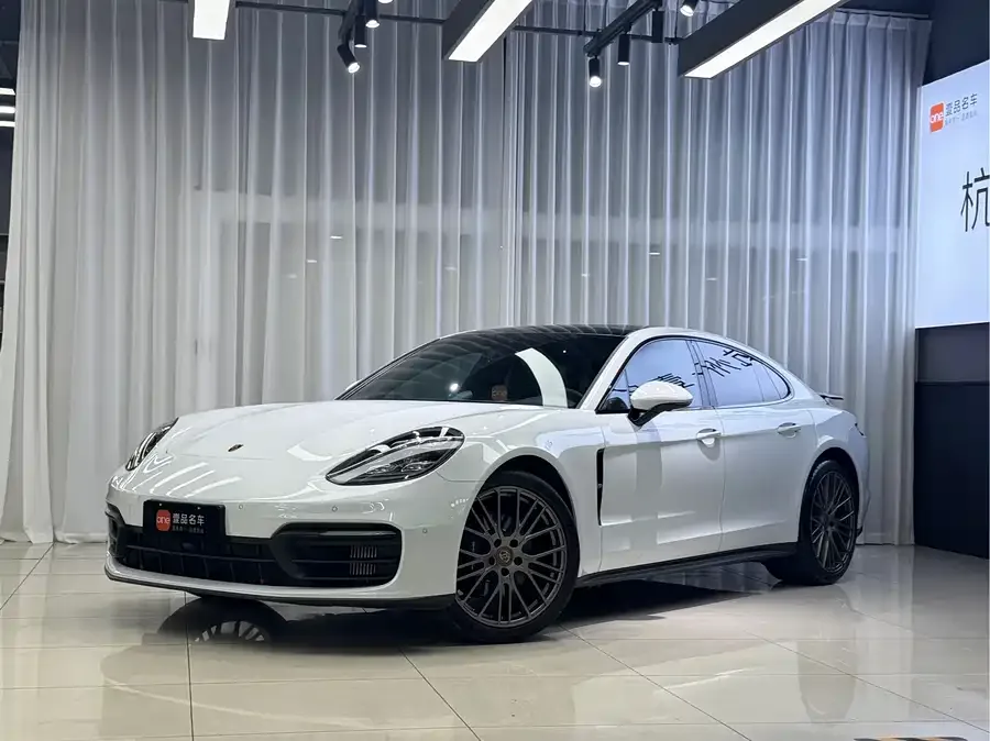 Porsche Panamera 2024