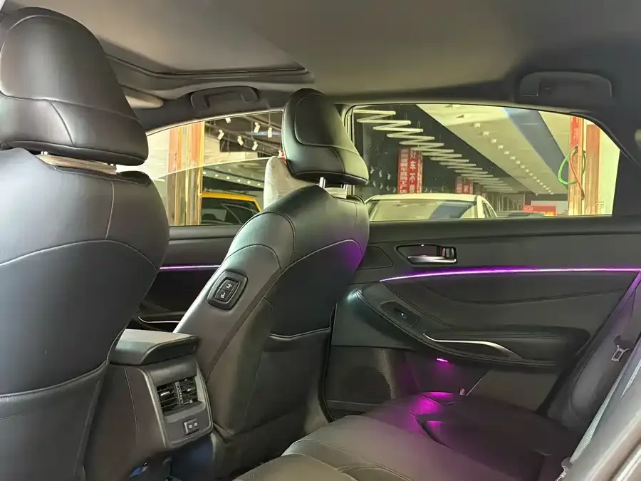 Toyota Avalon Avalon 2024 2.0L Premium Edition 2024 — миниатюра 4