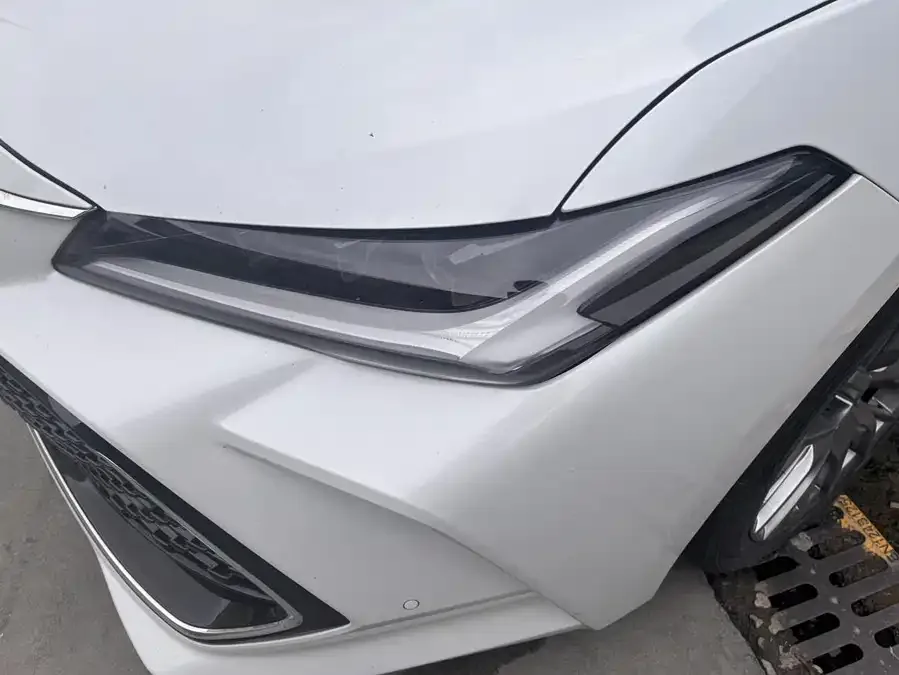 Toyota Avalon Asia Dragon 2022 2.5L Deluxe Edition 2023 — миниатюра 4