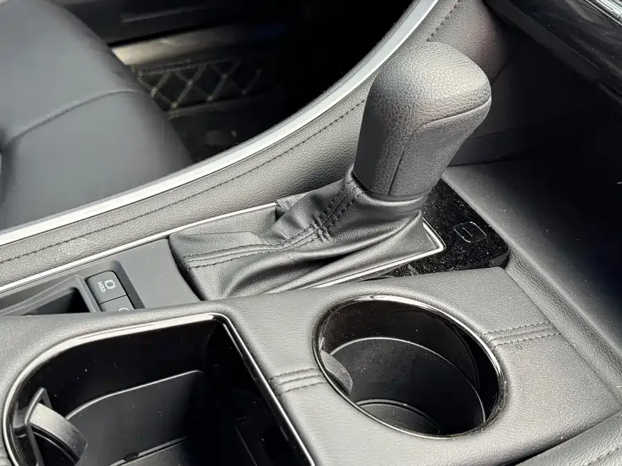 Toyota Avalon Avalon 2023 2.0L Premium Edition 2024 — миниатюра 4