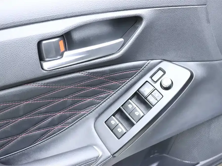 Toyota Avalon 2021 Avalon 2.5L Touring Premium SPORT Edition 2022 — миниатюра 3