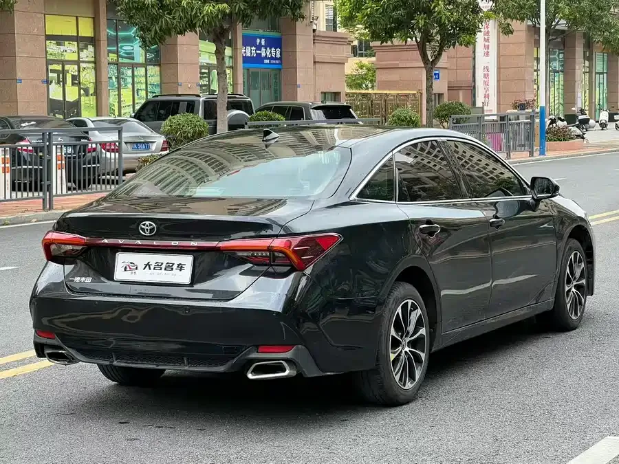 Toyota Avalon Asia Dragon 2022 2.0L Enterprising Edition 2023 — миниатюра 3