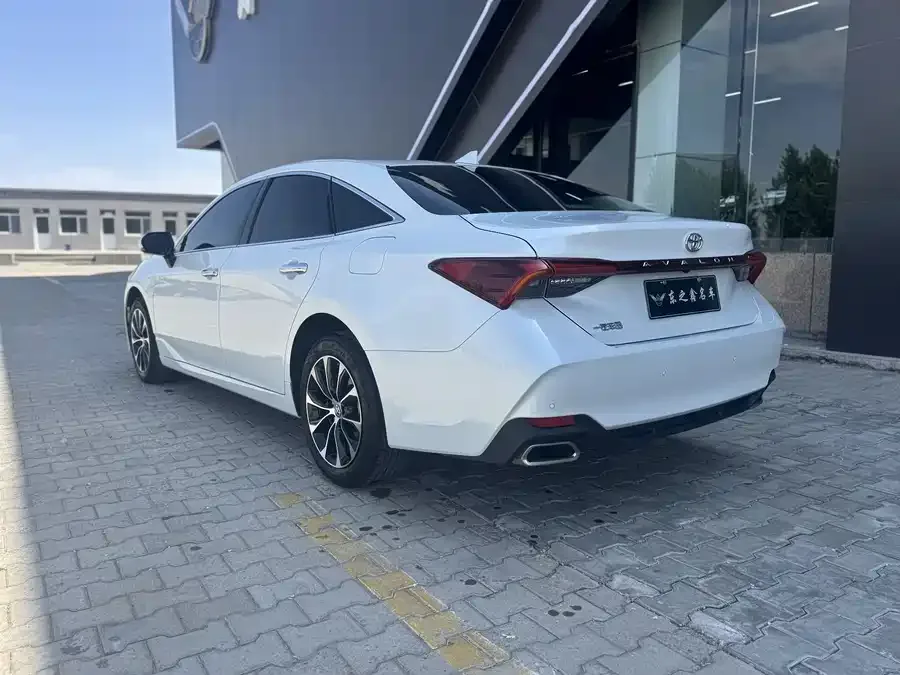 Toyota Avalon Avalon 2023 2.0L Luxury Edition 2023 — миниатюра 2