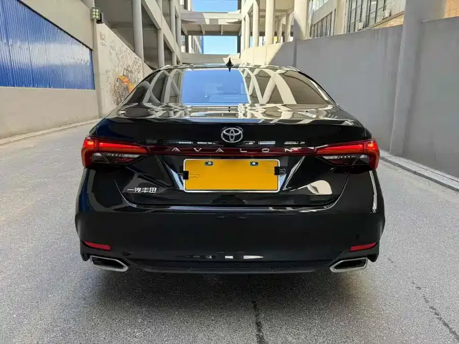 Toyota Avalon Asia Dragon 2022 2.0L Deluxe Edition 2023 — миниатюра 2