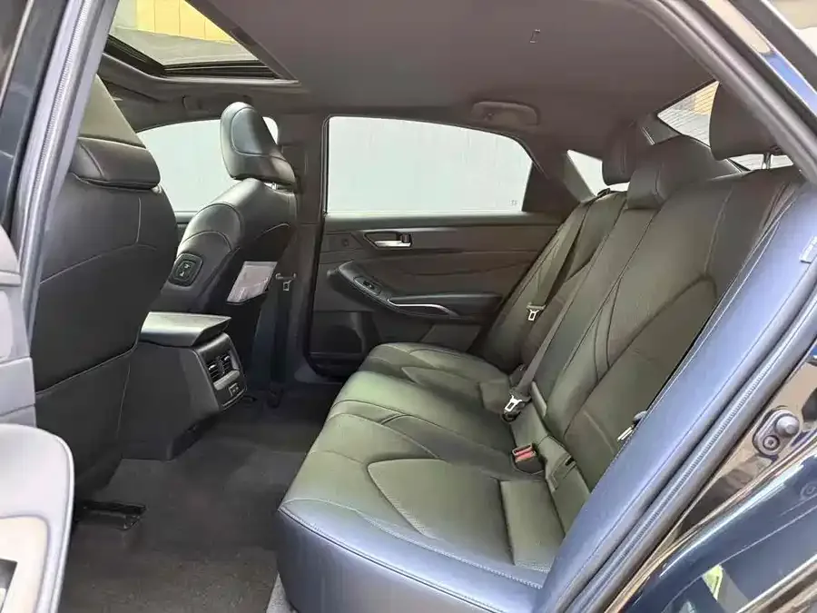 Toyota Avalon Asia Dragon 2022 2.0L Deluxe Edition 2023 — миниатюра 3