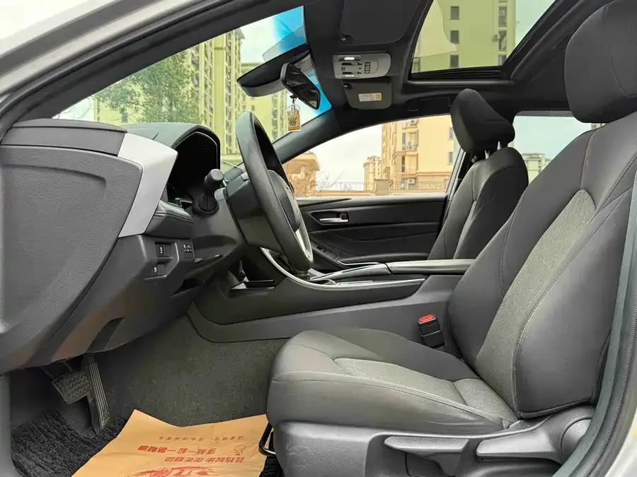 Toyota Avalon Asia Dragon 2022 2.0L Enterprising Edition 2022 — миниатюра 2