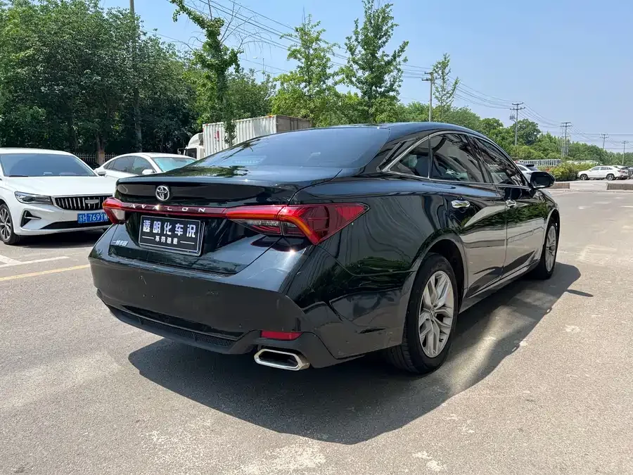 Toyota Avalon Asia Dragon 2022 2.0L Deluxe Edition 2022 — миниатюра 3