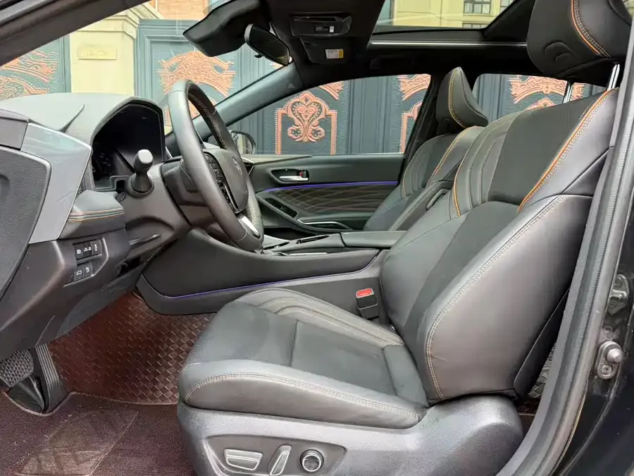 Toyota Avalon Avalon 2024 2.0L Luxury Edition 2024 — миниатюра 4