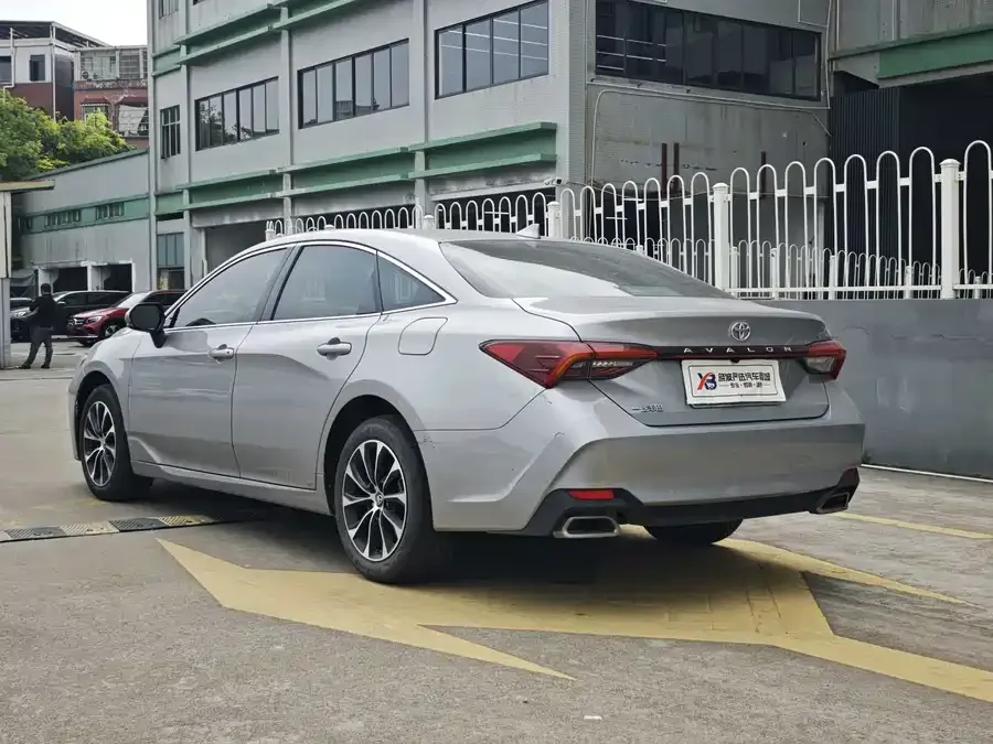 Toyota Avalon Avalon 2023 2.0L Premium Edition 2024 — миниатюра 2