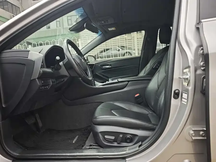Toyota Avalon Avalon 2023 2.0L Premium Edition 2024 — миниатюра 3