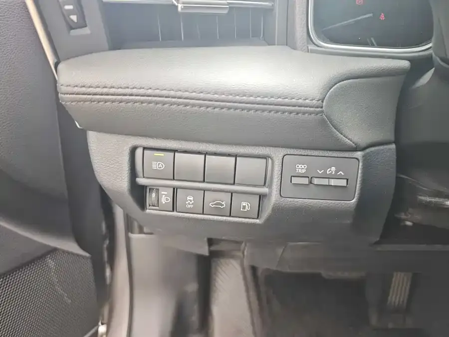 Toyota Avalon Avalon 2023 2.0L Premium Edition 2024 — миниатюра 4