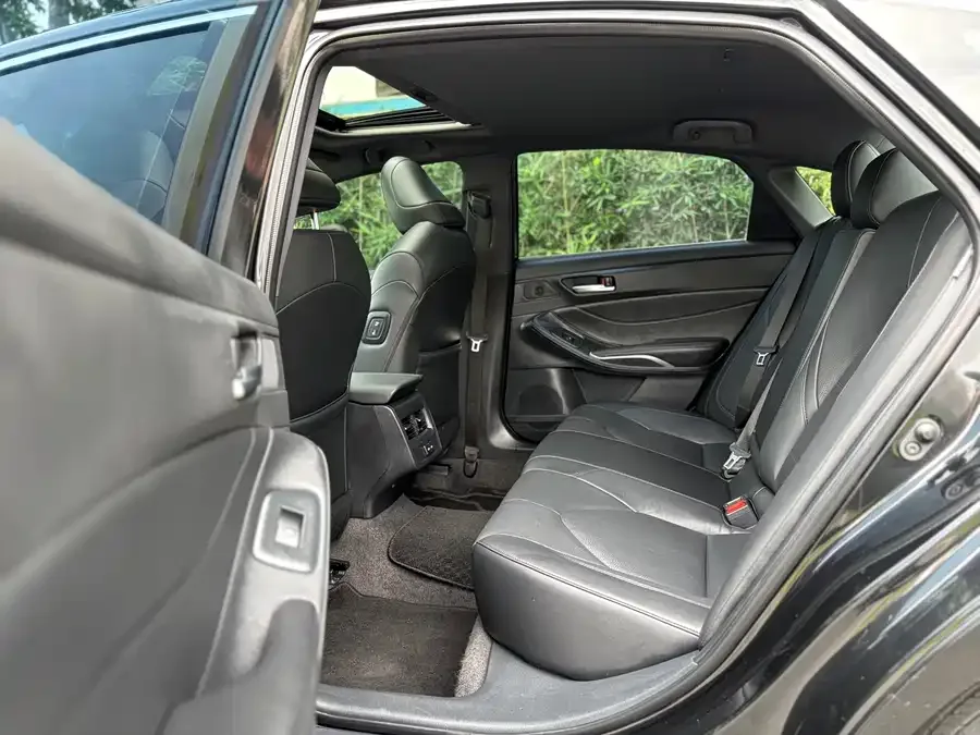 Toyota Avalon Avalon 2023 2.0L Luxury Edition 2023 — миниатюра 3