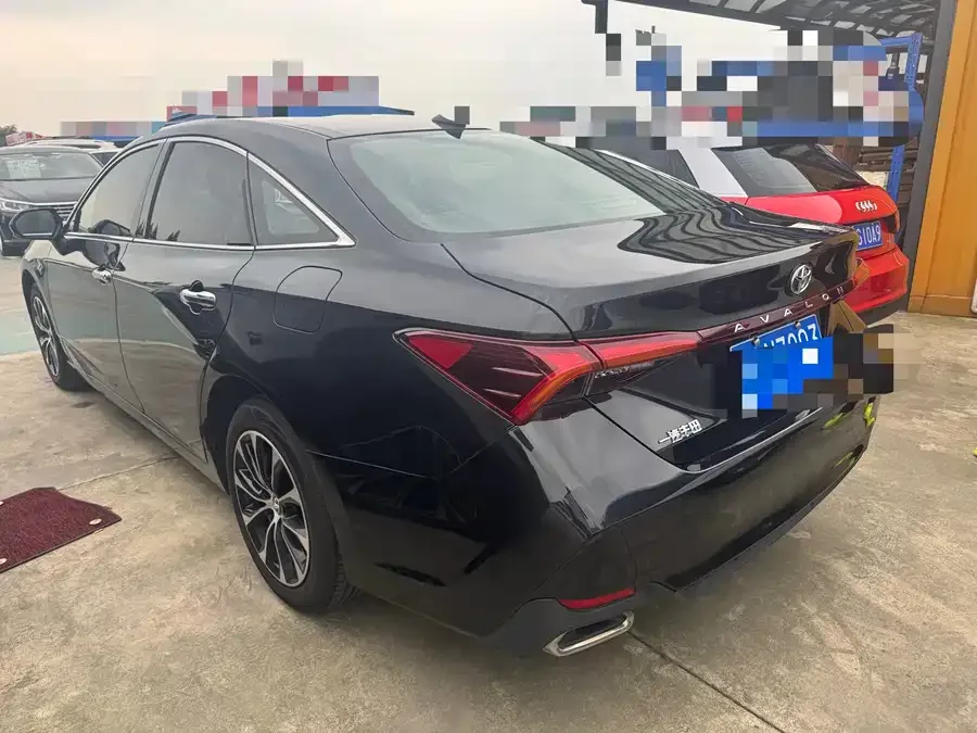 Toyota Avalon Asia Dragon 2022 2.0L Deluxe Edition 2023 — миниатюра 2