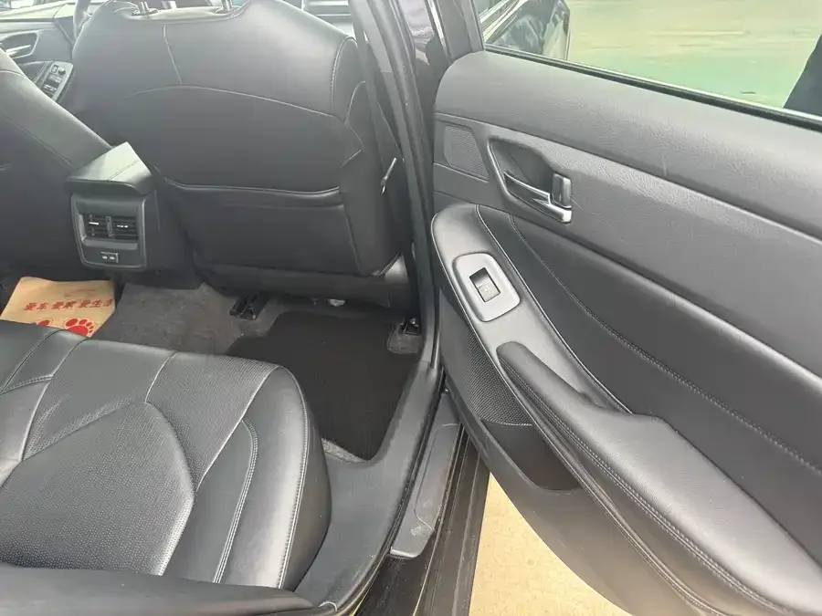 Toyota Avalon Asia Dragon 2022 2.0L Deluxe Edition 2023 — миниатюра 3