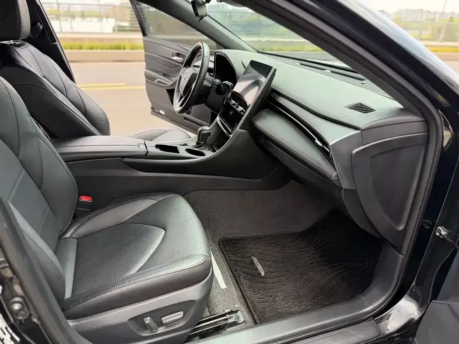 Toyota Avalon Asia Dragon 2022 2.0L Deluxe Edition 2023 — миниатюра 4