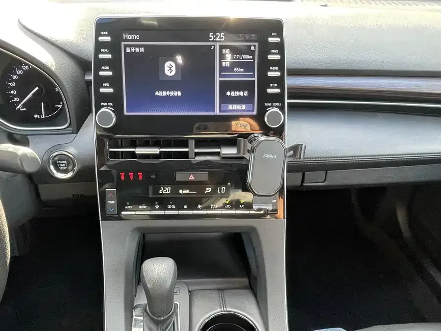 Toyota Avalon Asia Dragon 2022 2.0L Enterprising Edition 2022 — миниатюра 3