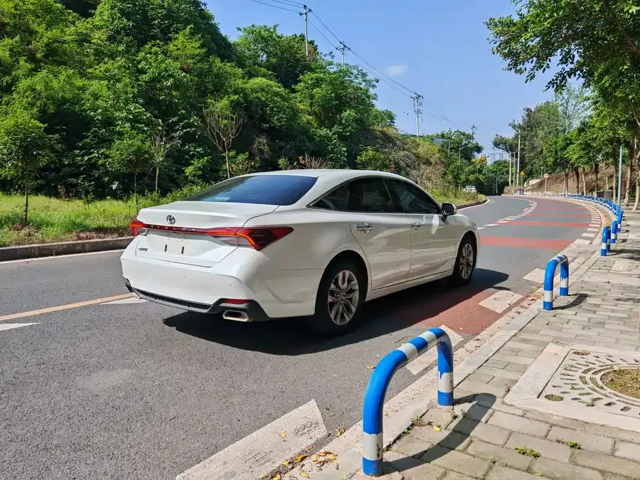 Toyota Avalon Asia Dragon 2019 2.0L Deluxe Edition National VI 2022 — миниатюра 3