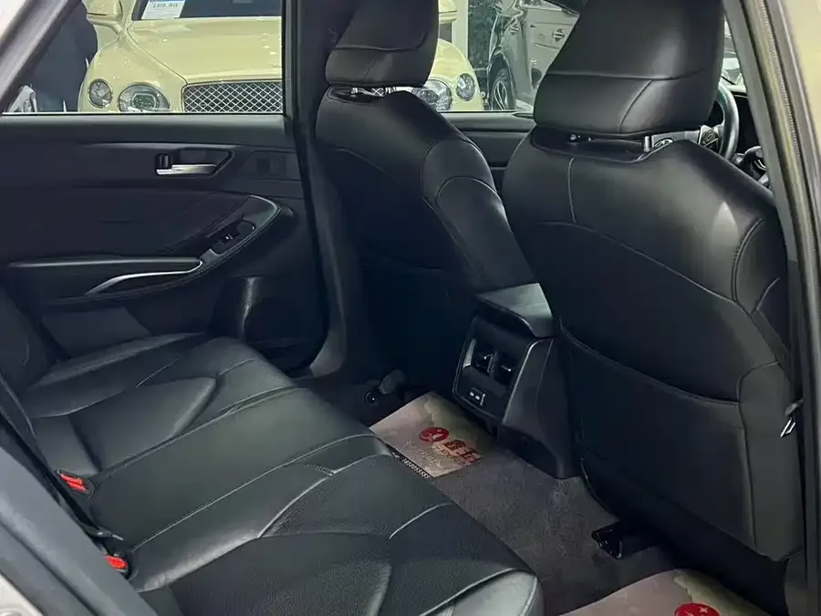 Toyota Avalon Asia Dragon 2022 2.0L Deluxe Edition 2023 — миниатюра 3