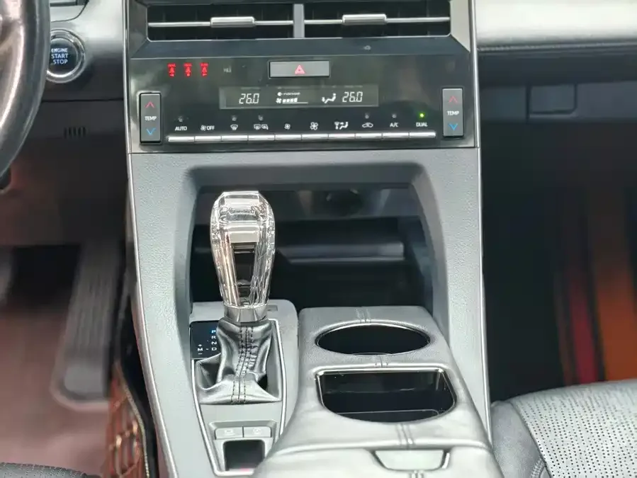 Toyota Avalon Asia Dragon 2019 2.0L Deluxe Edition National VI 2022 — миниатюра 3