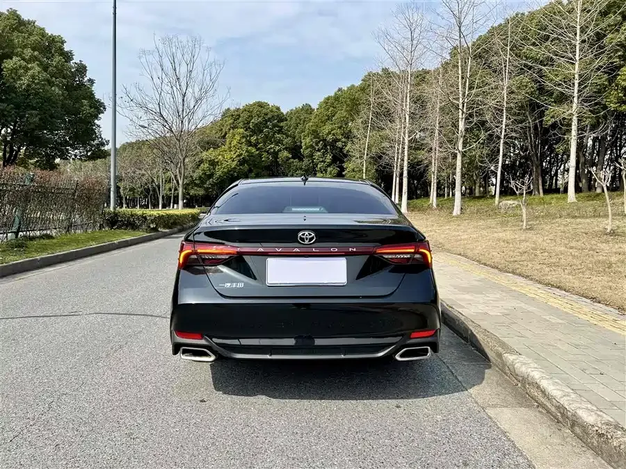 Toyota Avalon Avalon 2023 2.0L Luxury Edition 2024 — миниатюра 2