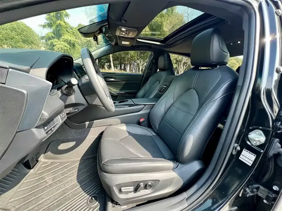 Toyota Avalon Avalon 2023 2.0L Luxury Edition 2024 — миниатюра 3