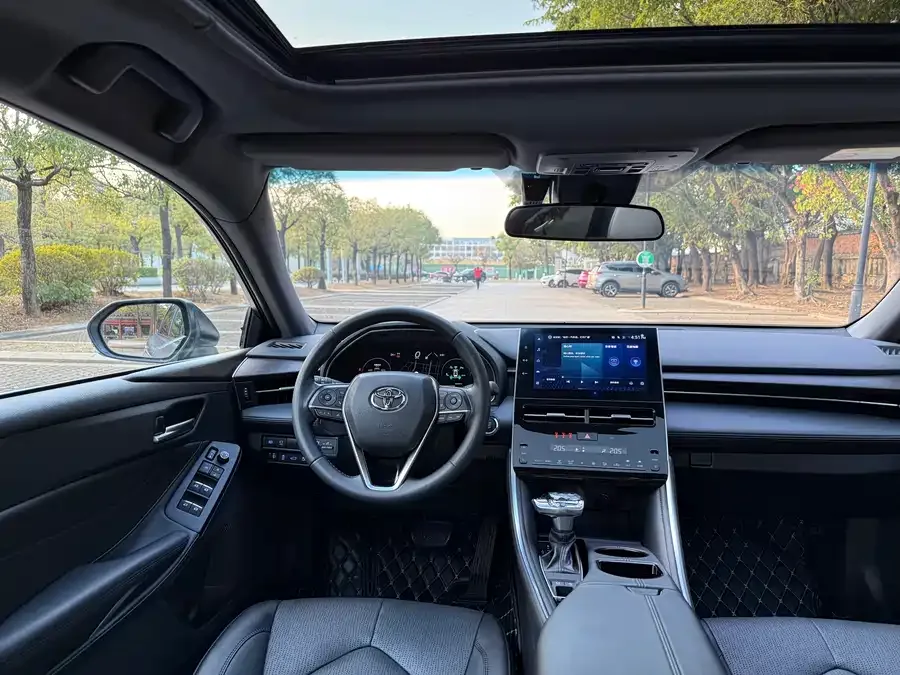 Toyota Avalon 2023 Avalon 2.0L XLE Premium Edition 2023 — миниатюра 3
