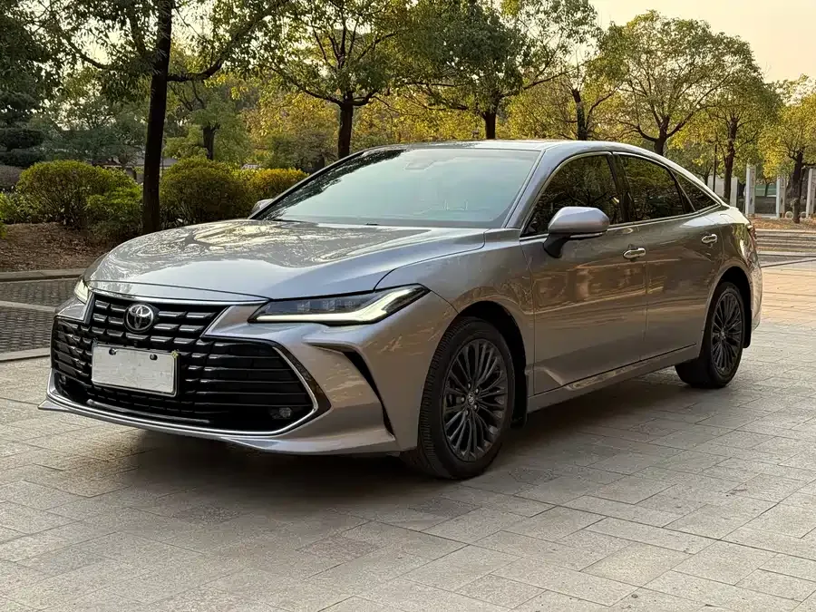 Toyota Avalon 2023 Avalon 2.0L XLE Premium Edition 2023 — фото 1, купить с доставкой в Москву