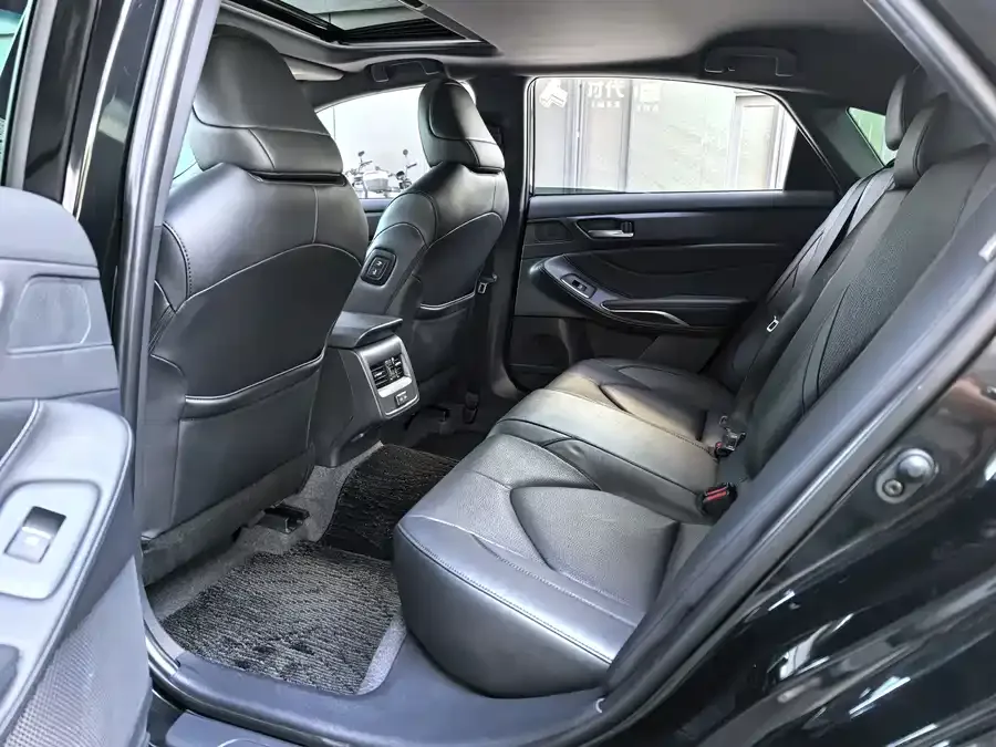 Toyota Avalon Avalon 2023 2.0L Premium Edition 2023 — миниатюра 3