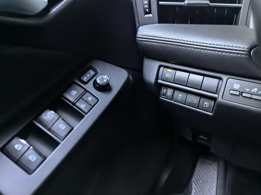 Toyota Avalon Avalon 2023 2.0L Premium Edition 2023 — миниатюра 5