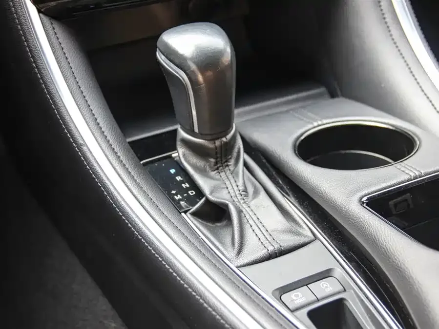 Toyota Avalon Asia Dragon 2019 2.0L Deluxe Edition National VI 2023 — миниатюра 5