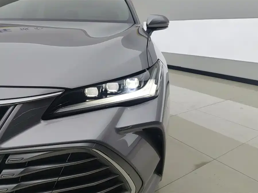 Toyota Avalon 2024 Avalon Hybrid 2.0L Luxury Edition 2025 — миниатюра 2