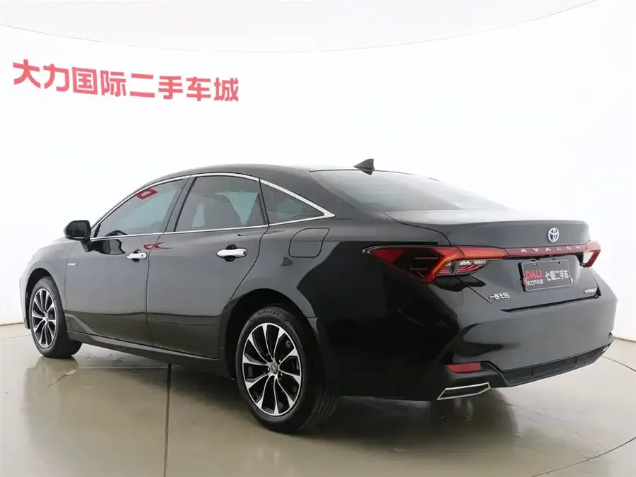 Toyota Avalon 2023 Avalon Hybrid 2.5L Luxury Edition 2023 — миниатюра 3