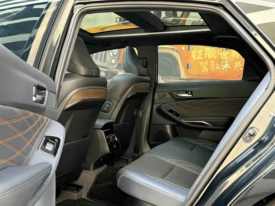 Toyota Avalon 2024 Avalon Hybrid 2.0L Luxury Edition 2025 — миниатюра 3