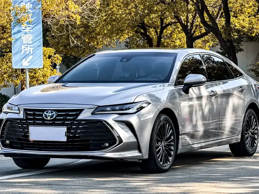 Toyota Avalon 2022 Avalon 2.0L XLE Premium Edition 2022 — фото 1, купить с доставкой в Москву