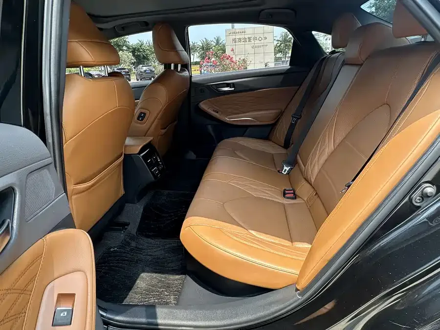Toyota Avalon 2019 Avalon Hybrid 2.5L XLE Premium Edition National VI 2022 — миниатюра 4