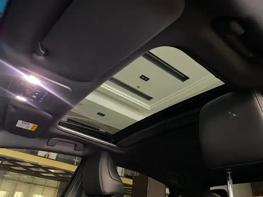 Toyota Avalon 2022 Avalon Hybrid 2.5L Luxury Edition 2023 — миниатюра 5